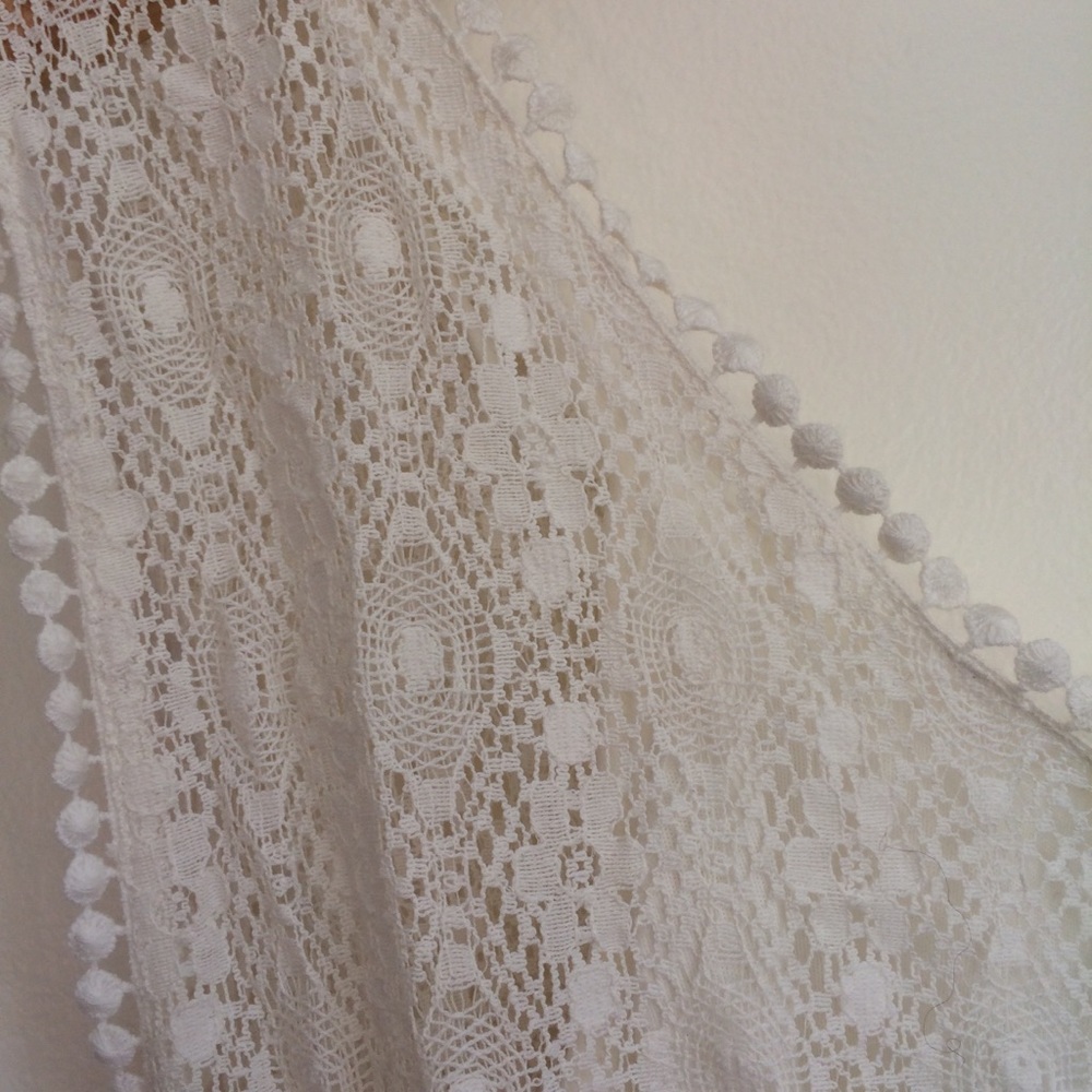 EUC Lace Romper Sz M - Picture 2 of 4